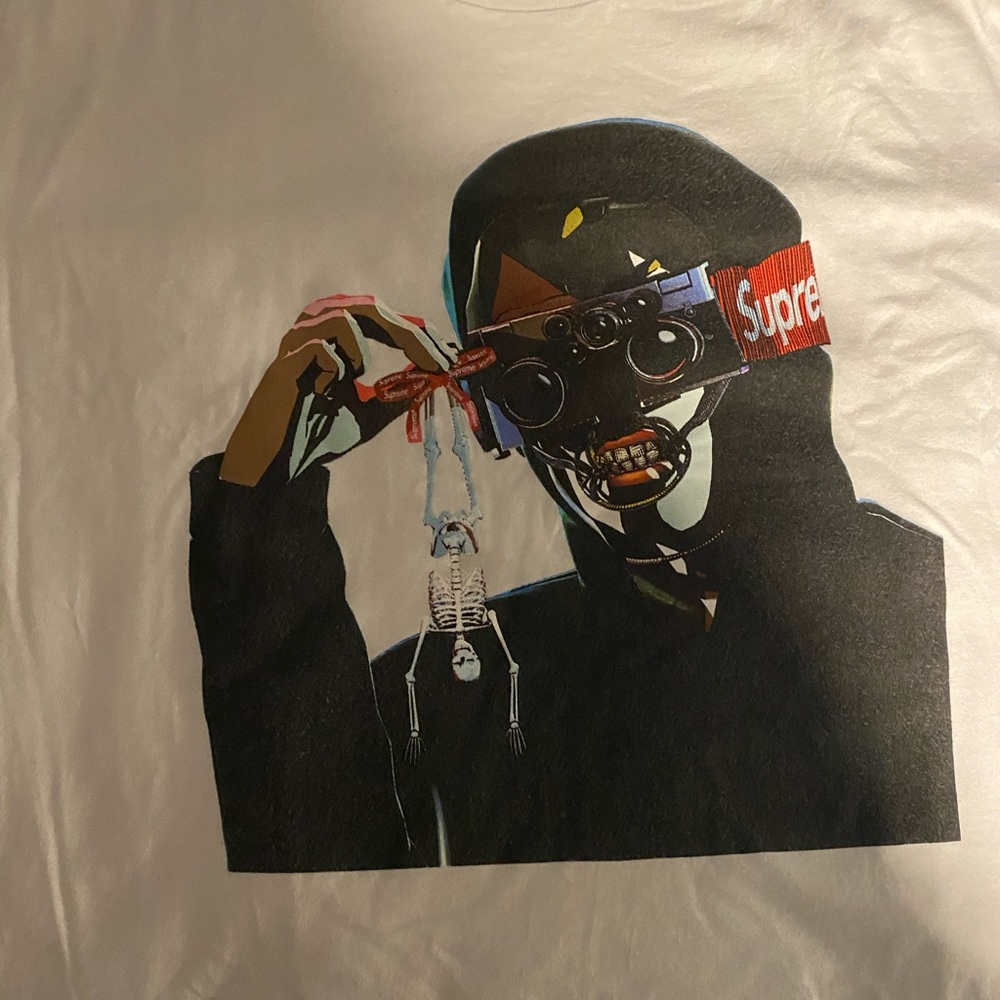 Supreme t-Shirt. Size Large